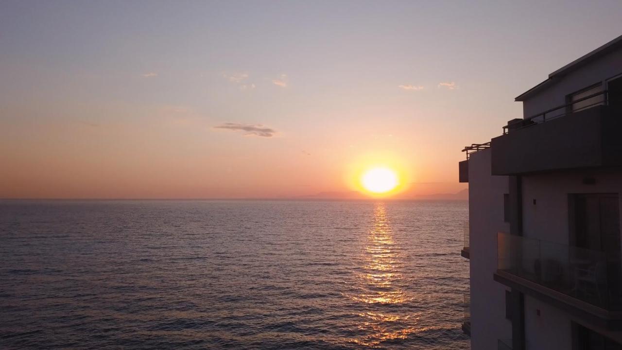 ซันไรส์ ลักชัวรี อพาร์ตเมนต์ Hotel Rhodes City ภายนอก รูปภาพ